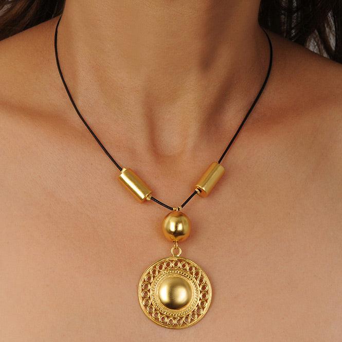 Collar Cuero Negro y Dije Mediano Pectoral de Círculos Muisca