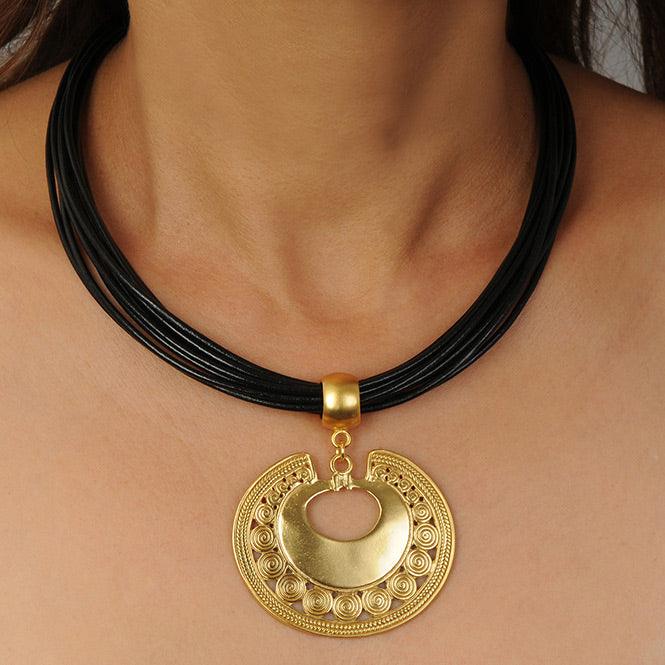 Collar Cuero Negro 10 Vueltas y Dije Extragrande Nariguera de Círculos Tairona