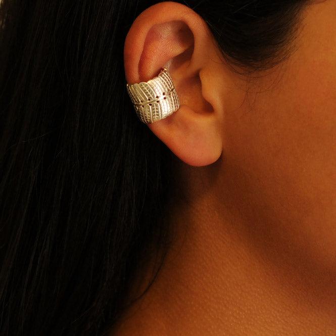 Ear cuff hoja Dividivi, Briilo Guajiro - Blumart